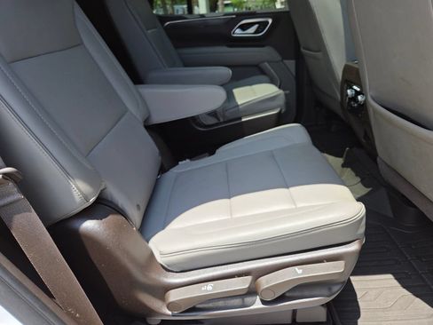 Used 2021 GMC Yukon SLT w/ SLT Premium Package AWD/4WD image 18