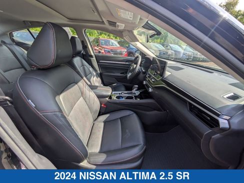 Used 2024 Nissan Altima 2.5 SR w/ SR Premium Package AWD/4WD image 36