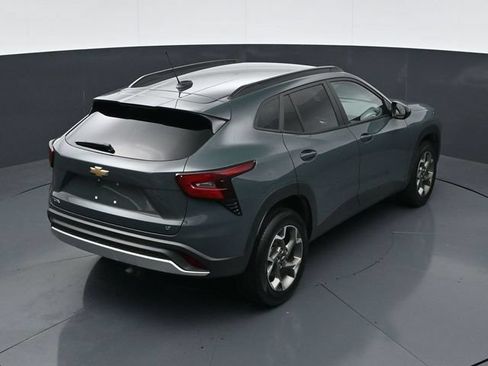 Used 2025 Chevrolet Trax LT FWD image 31