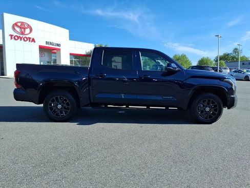Used 2024 Toyota Tundra Platinum AWD/4WD image 3