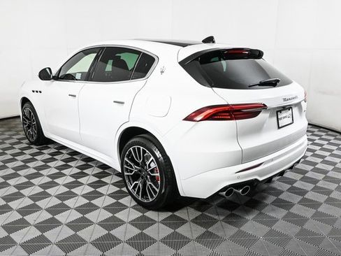 New 2025 Maserati Grecale GT image 7