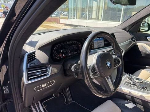 Used 2022 BMW X5 xDrive40i w/ M Sport Package AWD/4WD image 12