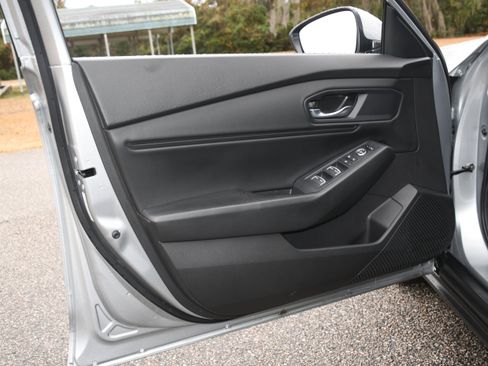 Used 2024 Honda Accord EX image 10