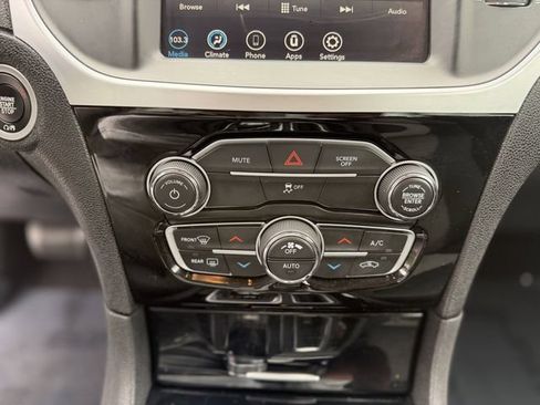 Used 2023 Chrysler 300 Touring w/ Sport Appearance Package RWD image 19