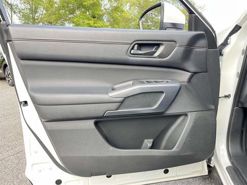 Used 2024 Nissan Pathfinder Rock Creek image 10