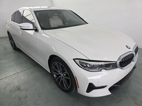 Used 2020 BMW 330i Sedan w/ Premium Package image 4