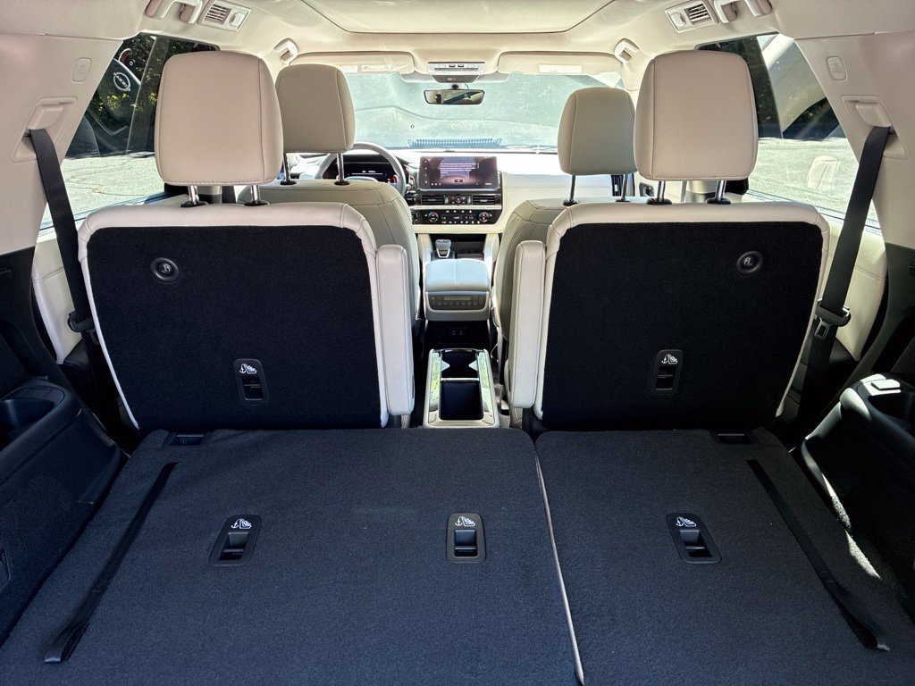 New 2026 Nissan Pathfinder SL w/ SL Premium Package AWD/4WD image 15