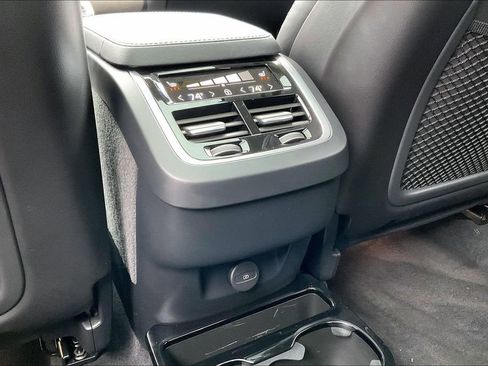 Certified 2024 Volvo XC90 B6 Ultimate w/ Protection Package Premier image 10