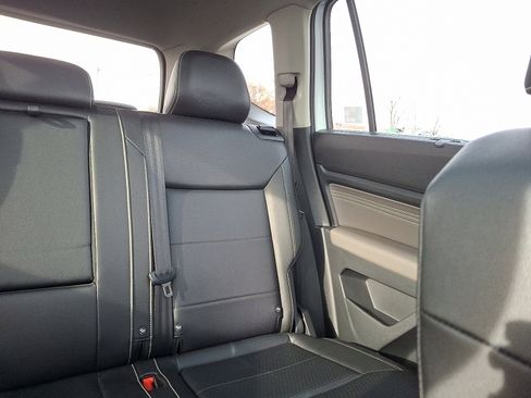 Certified 2022 Volkswagen Atlas SE w/ Panoramic Sunroof Package image 16