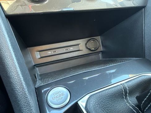 Used 2024 Volkswagen Tiguan S image 40