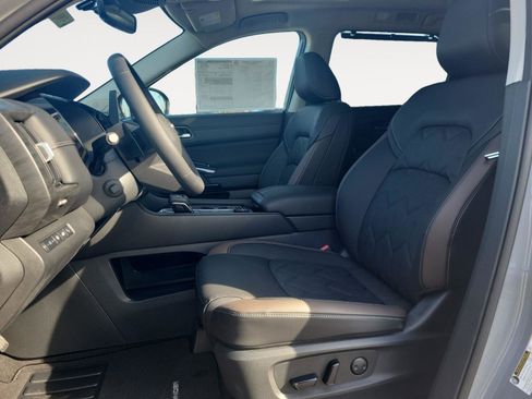 New 2026 Nissan Pathfinder Platinum image 10