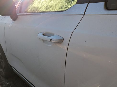 Used 2025 Kia Telluride EX image 17