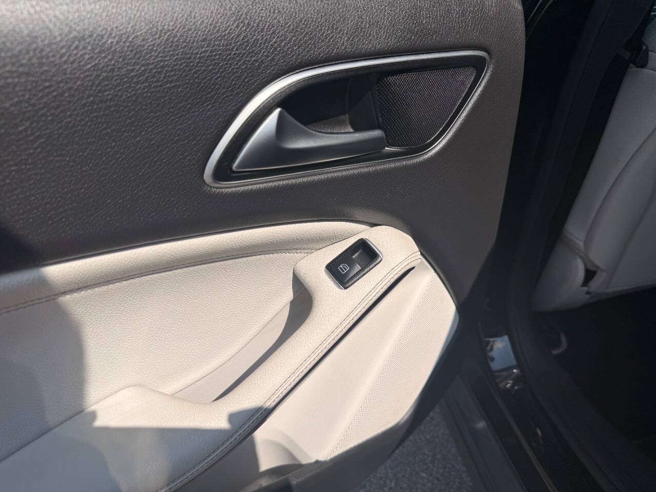 Used 2016 Mercedes-Benz GLA 250 image 16