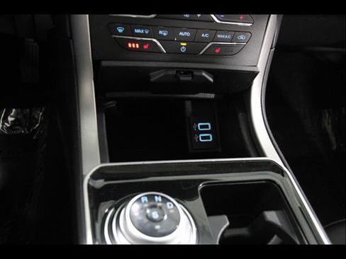 Used 2020 Ford Edge SEL w/ Cold Weather Package image 18