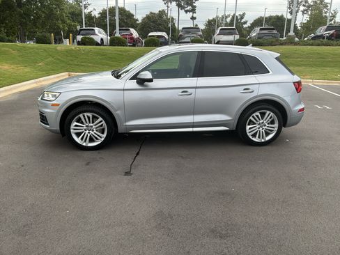 Used 2019 Audi Q5 2.0T Premium Plus w/ Premium Plus Package AWD/4WD image 7