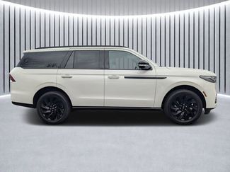 New 2026 Lincoln Navigator Reserve w/ Jet Appearance Package AWD/4WD video 2