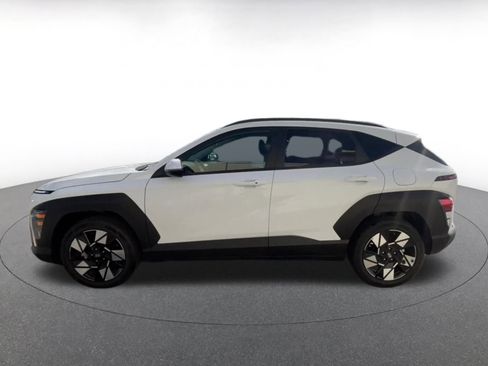 Used 2025 Hyundai Kona SEL image 8