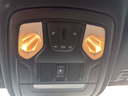 Used 2021 RAM 1500 Big Horn AWD/4WD image 36