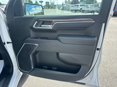 Used 2023 Chevrolet Silverado 1500 LT AWD/4WD image 9