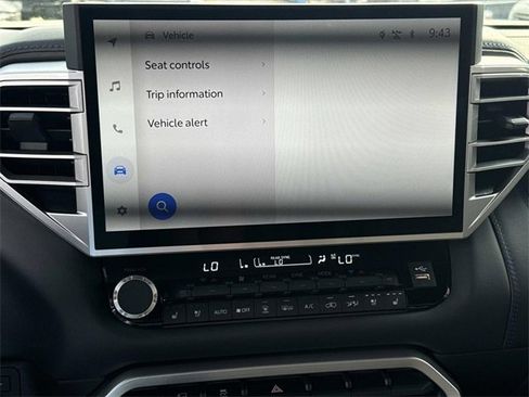 Used 2025 Toyota Sequoia Platinum image 31