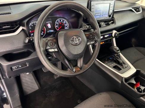 Used 2019 Toyota RAV4 XLE image 13