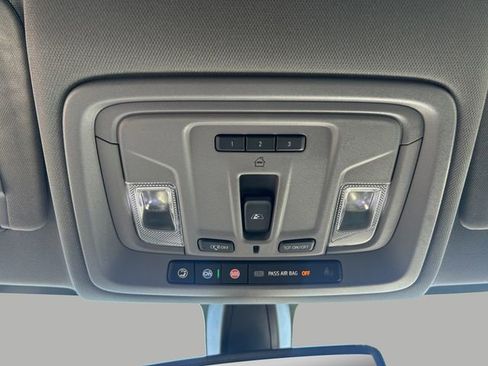 Used 2022 Chevrolet Silverado 1500 LTZ w/ LTZ Convenience Package II AWD/4WD image 39