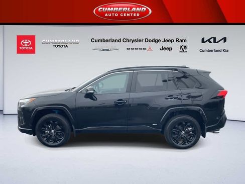 Used 2023 Toyota RAV4 SE w/ SE Grade Weather Package image 4