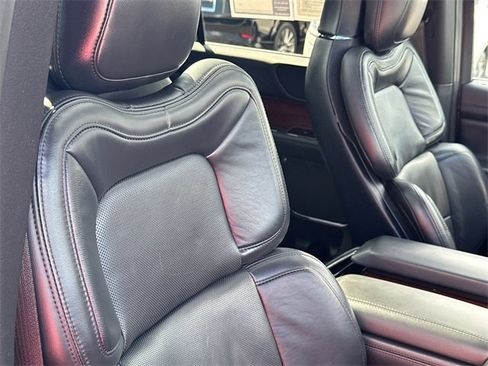 Used 2022 Lincoln Navigator L Reserve image 13