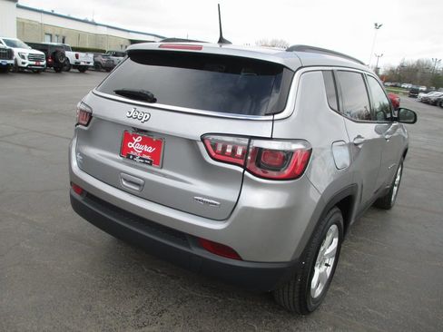 Used 2019 Jeep Compass Latitude FWD image 5