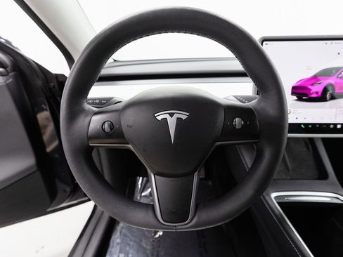 Used 2024 Tesla Model Y Long Range image 10