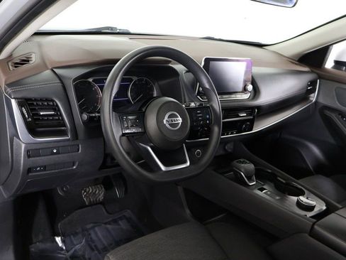 Used 2021 Nissan Rogue SV image 24