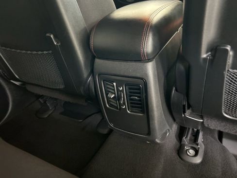 Certified 2023 Dodge Durango GT image 28