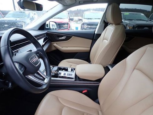 Used 2019 Audi Q8 Premium w/ Convenience Package image 16