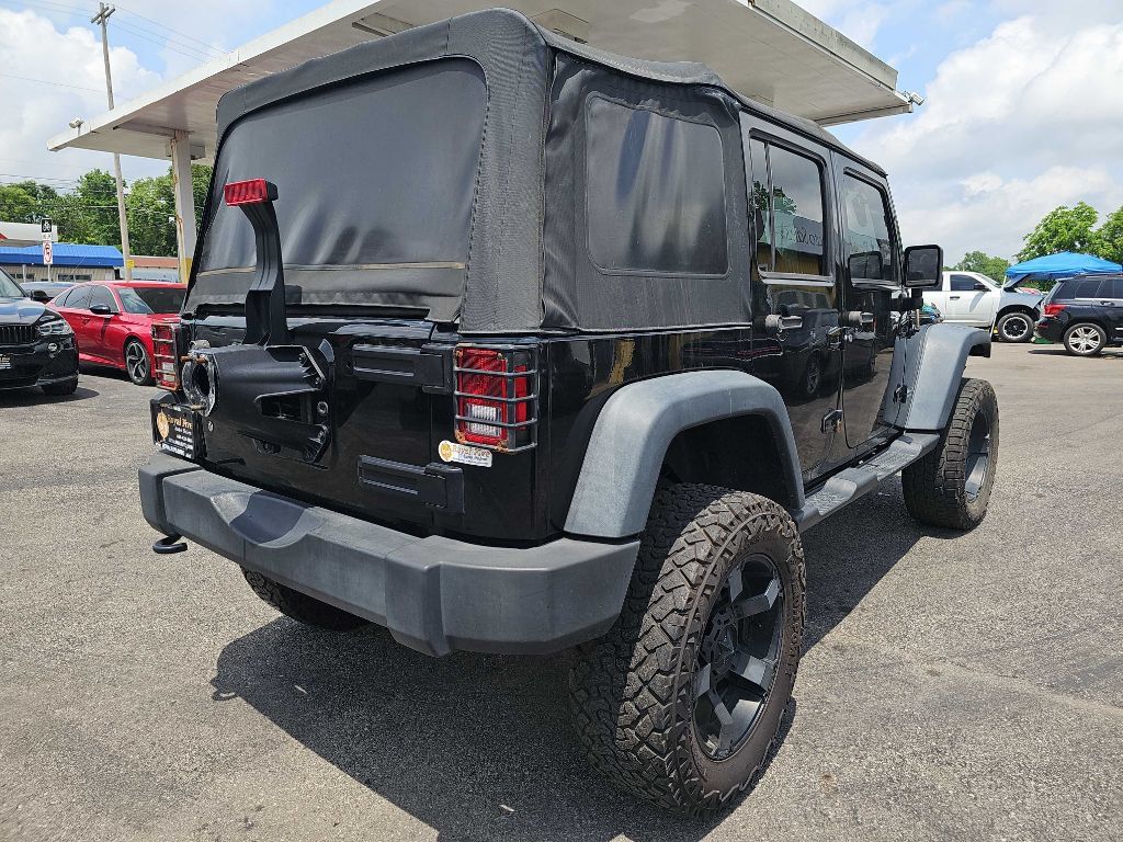 Used 2014 Jeep Wrangler Unlimited Rubicon w/ Connectivity Group AWD/4WD image 17
