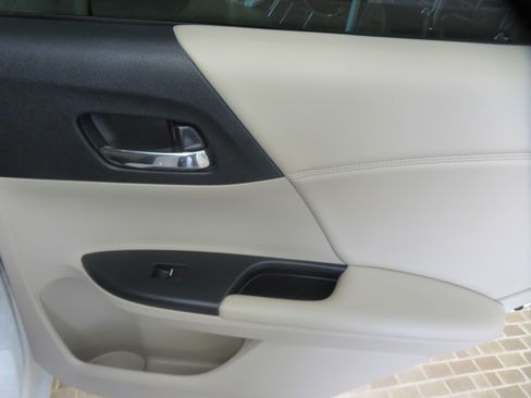 Used 2016 Honda Accord EX-L image 21