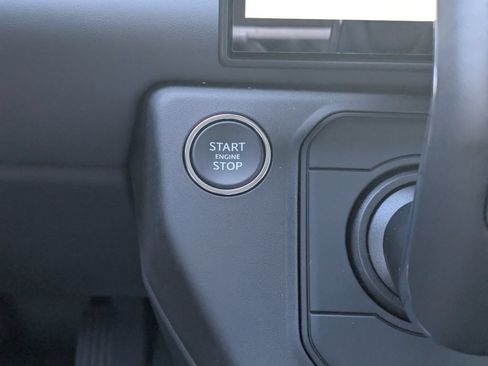 New 2026 Land Rover Defender 130 X-Dynamic SE AWD/4WD image 31