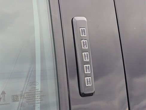 Used 2022 Ford F150 Lariat w/ Equipment Group 502A High image 33