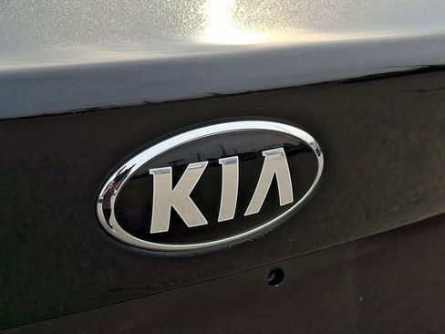 Used 2017 Kia Optima LX image 29