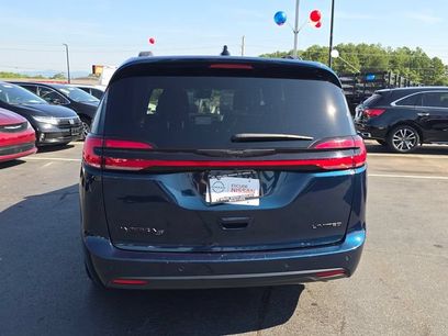 Used 2025 Chrysler Pacifica Limited