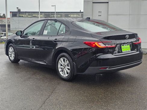 New 2026 Toyota Camry LE image 5