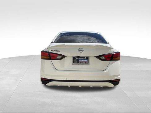 Used 2024 Nissan Altima 2.5 S FWD image 6