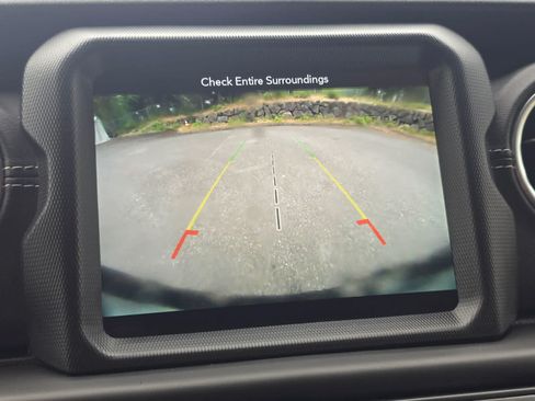 Used 2019 Jeep Wrangler Unlimited Sahara AWD/4WD image 20