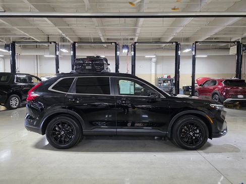 Used 2023 Honda CR-V Sport image 8