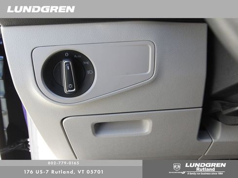 Used 2022 Volkswagen Tiguan SE image 14