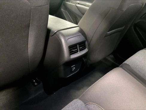 Used 2023 Chevrolet Equinox LT image 27