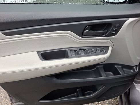 Used 2019 Honda Odyssey Touring image 16