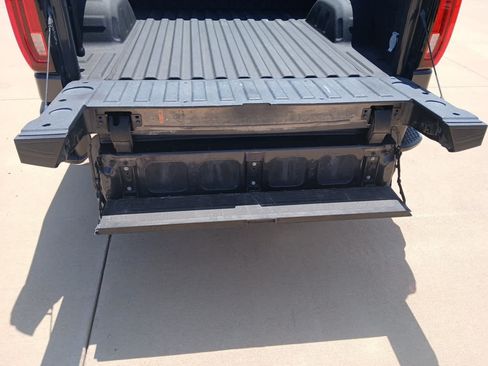 Used 2022 GMC Sierra 1500 SLT AWD/4WD image 8