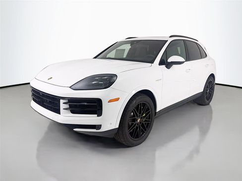 New 2025 Porsche Cayenne E-Hybrid image 1