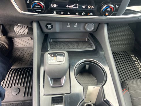 Used 2025 Nissan Rogue SV image 19