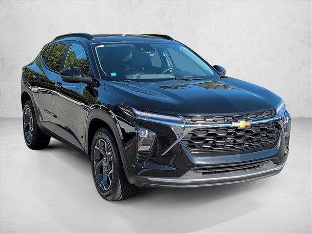 Used 2024 Chevrolet Trax LT w/ Driver Confidence Package FWD image 3